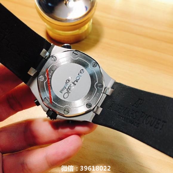 品牌: 爱彼-AP 美联社系列: 皇家橡树系列 D20款式: 男士多功能石英腕表