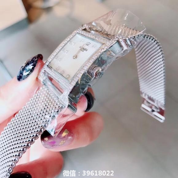 新款独家发售Hermes爱马仕Heure H系列刊登2016年香港时代周刊封面宋慧乔同款手表⌚️简洁优雅的表盘⌚️CNC精工打磨⌚️瑞士原装机芯