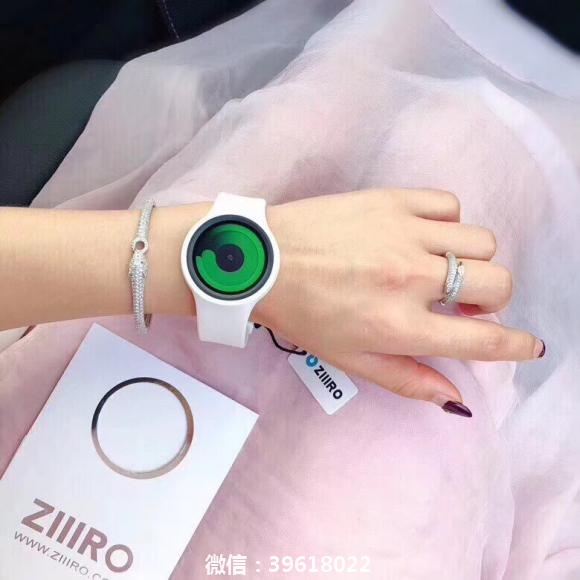 ZIIIRO 超时空炫酷概表ZIIIRO Gravity 重力系列Gravity重力系列是ZIIIRO发布的第一款手表