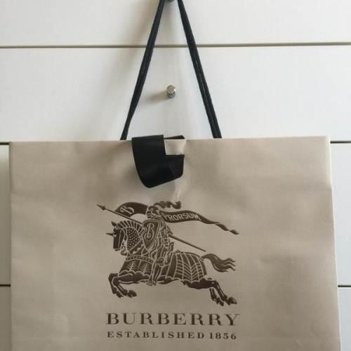 巴宝莉brit小样老包装,Burberry有多少个系列？他们的名称是什么？