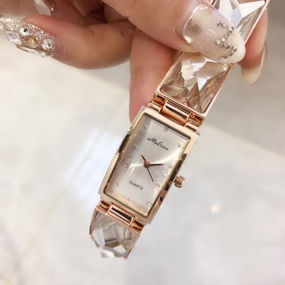 钻石时装款 大钻石手镯女款 白金电镀 原装石英机 珠宝扣 「可直接上淘宝的品牌」