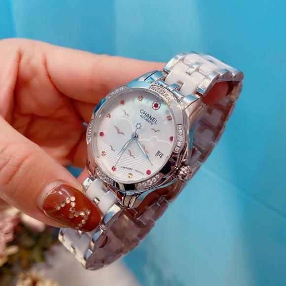 香奈儿Chanel新款女装机械腕表