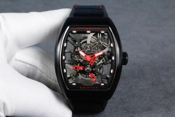 法兰克 穆勒 Franck Muller GRAVITY 采用全新镂空设计的腕表
