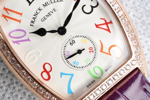 FM法兰克穆勒 FranckMuller  市面最薄的FM酒桶型 表盘尺寸 长37mm 宽30mm 厚度9mm  专门为女性设计的一款腕表