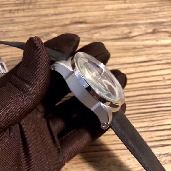 卡地亚 卡历博系列自动飞轮机械男腕表
