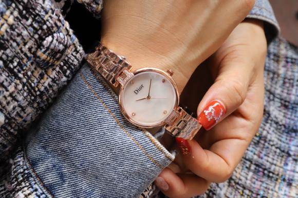 枚迪奥Dior  精品女性腕表