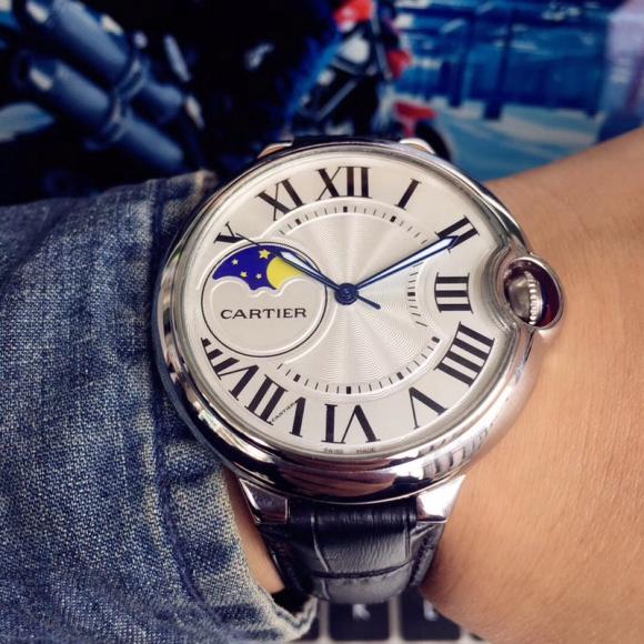品牌:   卡地亚 CARTIER款式 蓝气球系列男士机械腕表