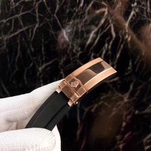 劳力士Rolex 糖果系列限量周年纪念版尺寸40mm 搭载原装进口机械机械⚒精钢拉丝带原装保险扣蓝宝石镜面 奢华彩钻圈口️发光不止是太阳的权利