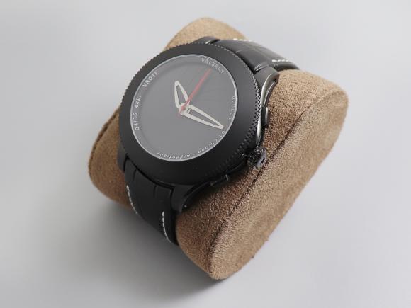 TNK出品新上市 域名为腕表