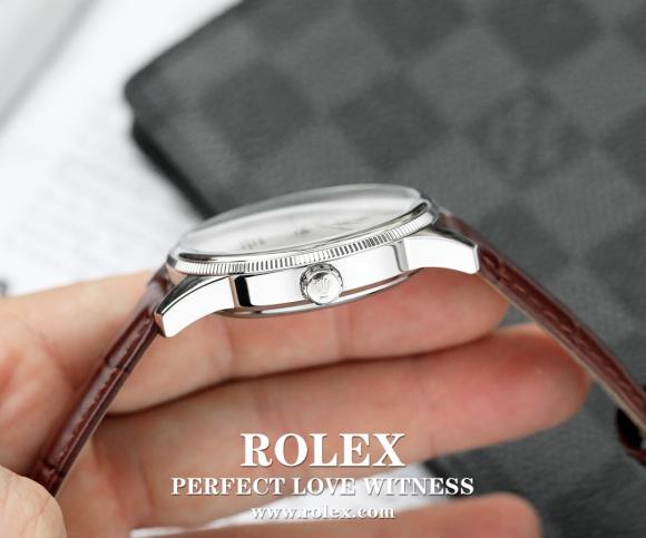 劳力士Rolex(情侣对表)得体大方的设计理念简约而典雅的316L精钢壳套