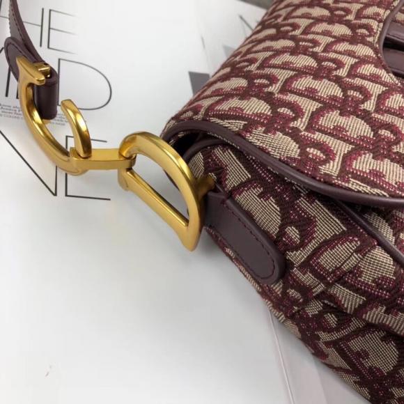 爆款回货Dior Saddle 马鞍包❤️复古回潮  时尚达人凹型必备单品 25.5cm