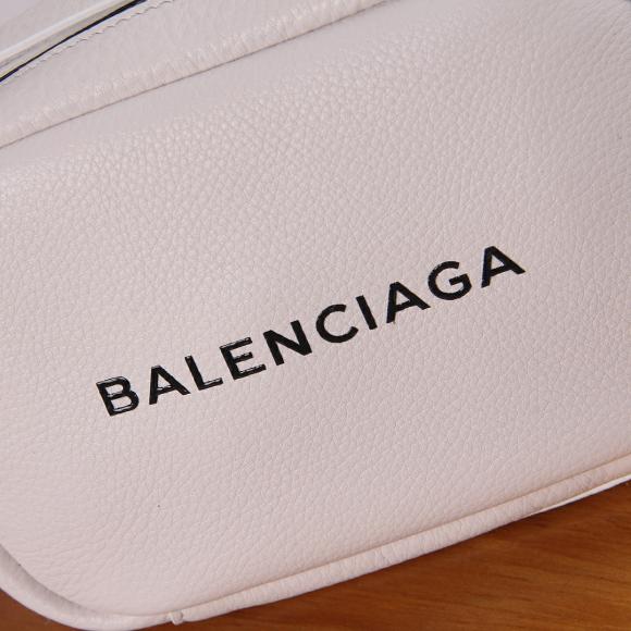 Balenciaga相机包简介 小货890