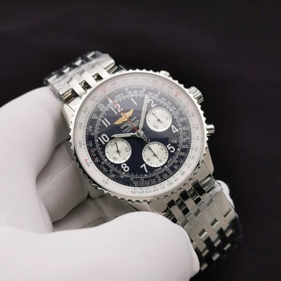 百年灵Navitimer 01（航空计时 01系列）一直备受飞行员和航空爱好者喜爱的百年灵航空计时B01计时腕表