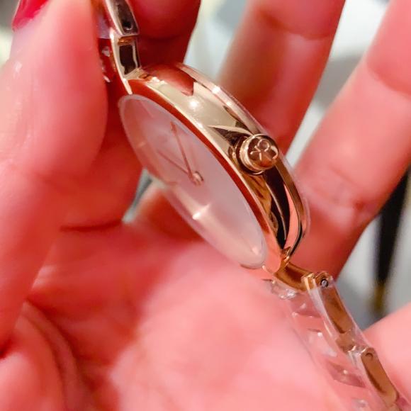 【玫】CK石英女表 Angelababy同款时尚女表 工艺难度极高的鱼骨设计 这已经超出手表的范畴了 美的让人惊艳 瑞士石英机芯