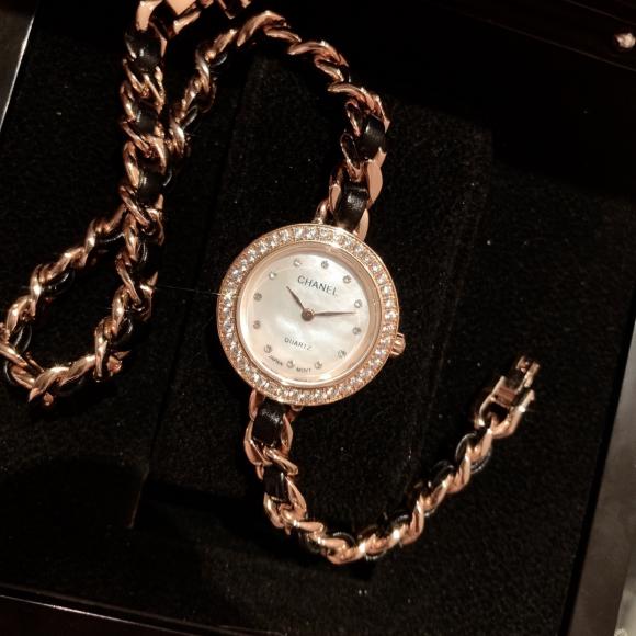 香奈儿-CHANEL手链手表 中古款手表 链条上绕的皮都是有纹路的