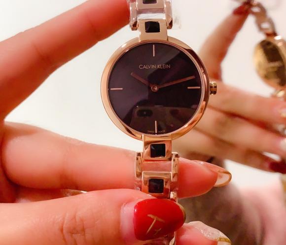 【玫】CK石英女表 Angelababy同款时尚女表 工艺难度极高的鱼骨设计 这已经超出手表的范畴了 美的让人惊艳 瑞士石英机芯