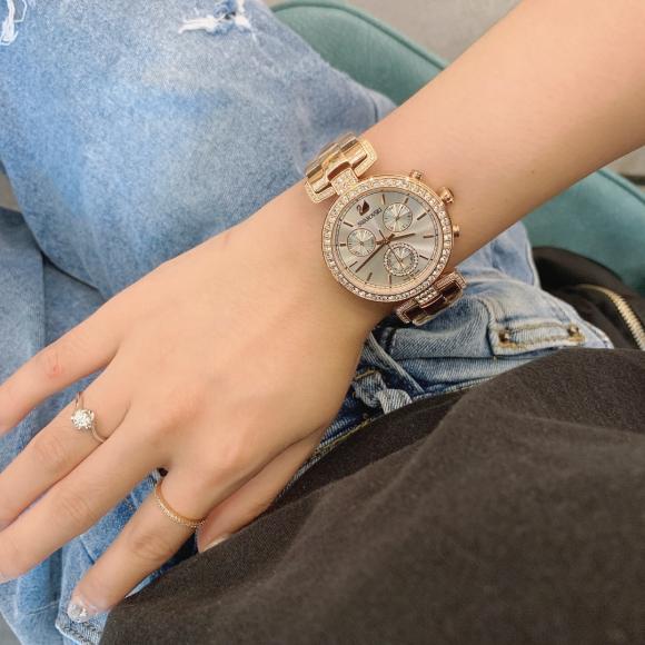 p✅️ 施华洛（ Octea Lux Chrono系列）尺寸:39mm这款奢华耀眼的全新计时腕表