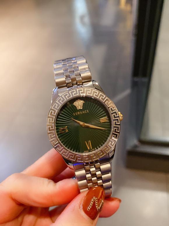 .范思哲 新款女装复古时尚精钢手表