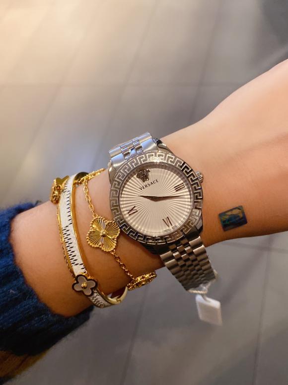 .范思哲 新款女装复古时尚精钢手表