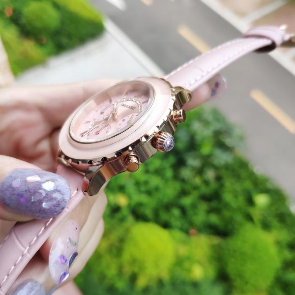 施华洛世奇（Swarovski Octea Lux Chrono系列）这款奢华耀眼的全新计时腕表