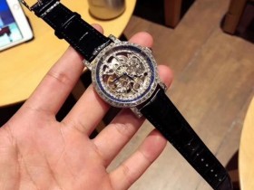 限量版百达翡丽雕花工艺作为制表界的蓝血贵族,百达翡丽在制表上不断地前进和创新,在今这款腕表