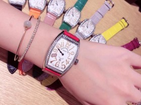 法兰克穆勒 Franck Muller 时髦的酒桶造型系列腕表