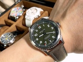 最新畅销款 百年灵 BREITLING飞行员8系列 商务休闲型百搭款腕表