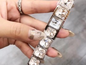 肖邦时装款 大钻石手镯女款 白金电镀 原装石英机 珠宝扣