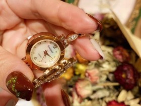 玫瑰花个性翻盖手表 手链复古镶钻表