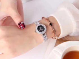 YSL】圣罗兰  国际著名品牌  圣罗兰是女士们人气最高的品牌  圣罗兰女士时尚腕表