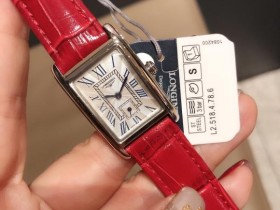 原装一比一浪琴超好看的小红表浪琴-Longines戴卓维纳系列 精致两针半女士腕表